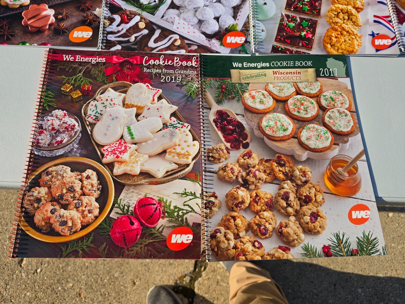 Lot of 11 Wisconsin Electric WE Energies Cookie Book Recipe Cookbooks 2006-2019