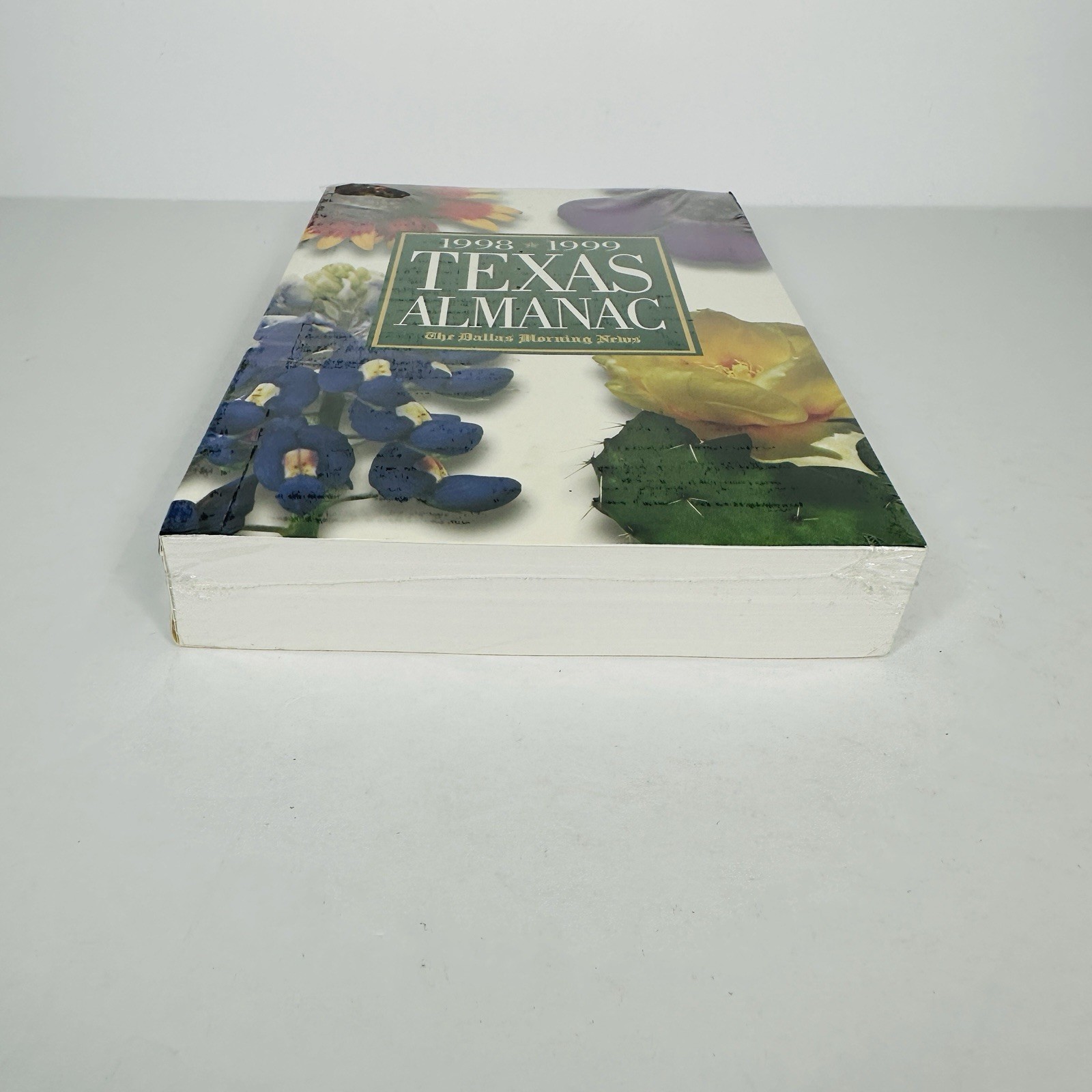 1998-1999 Texas Almanac Dallas Morning News 59th Ed Wildflowers La Belle & More