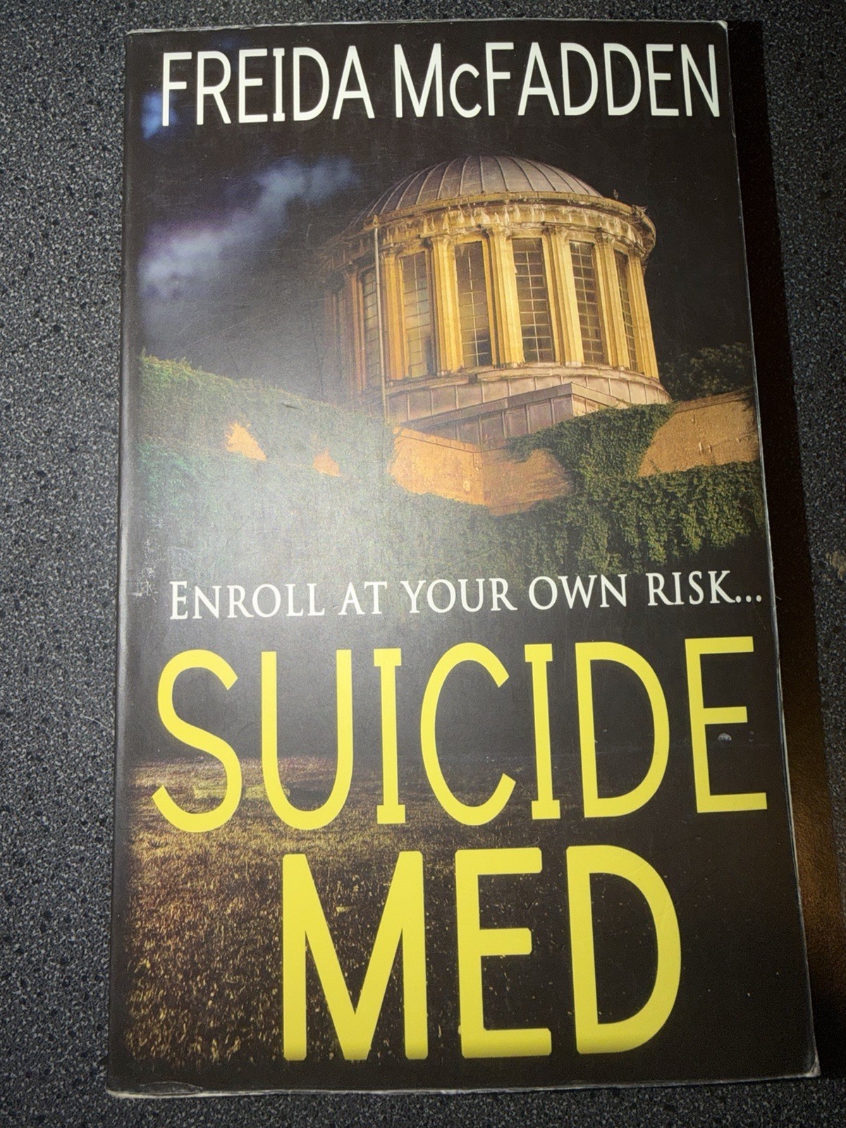 Suicide Med by Freida McFadden Paperback Novel Medical School Suspense Fiction