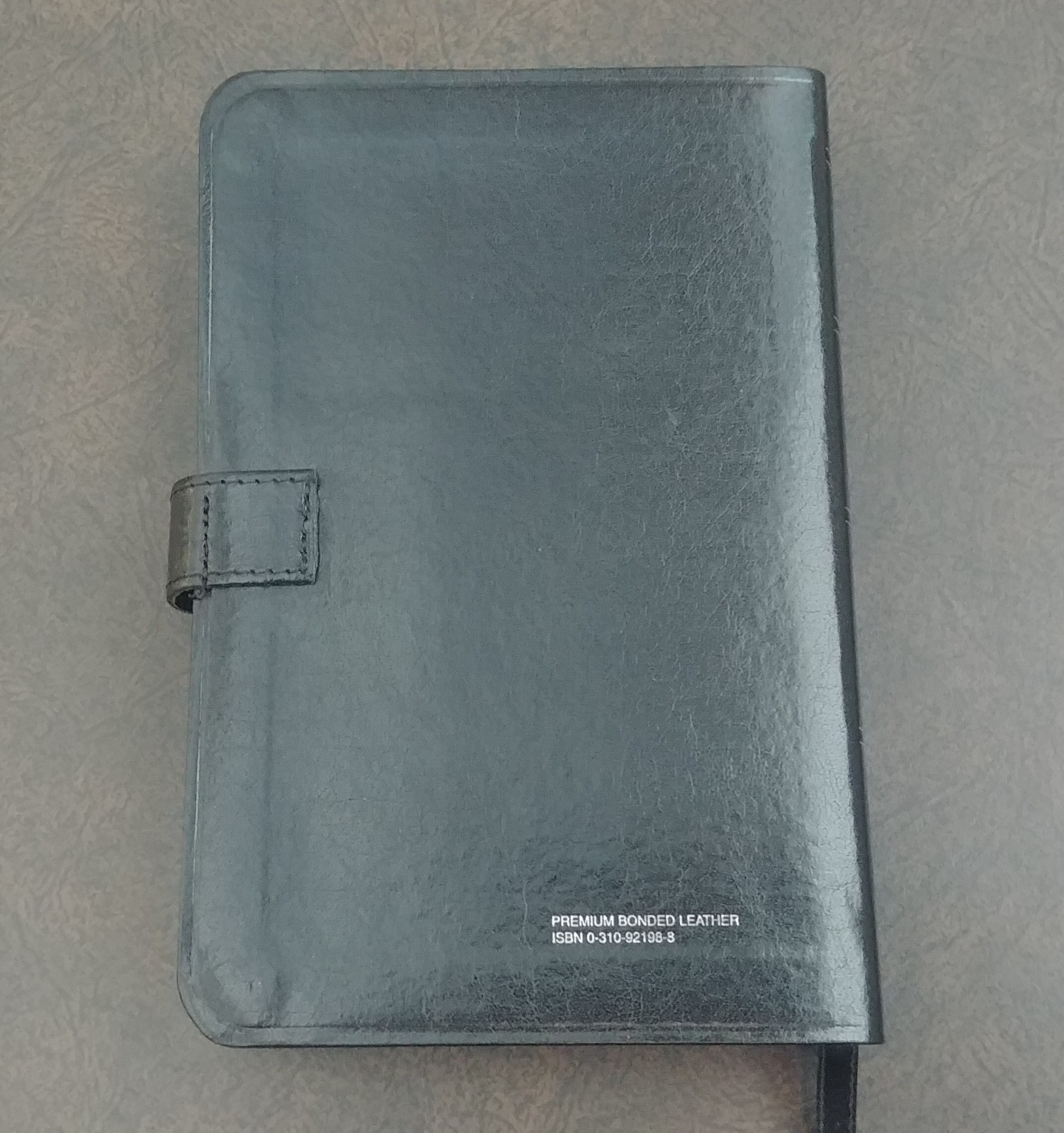 Premium Bonded Leather NIV Compact Thinline Bible Black – Red Letter – Ribbon