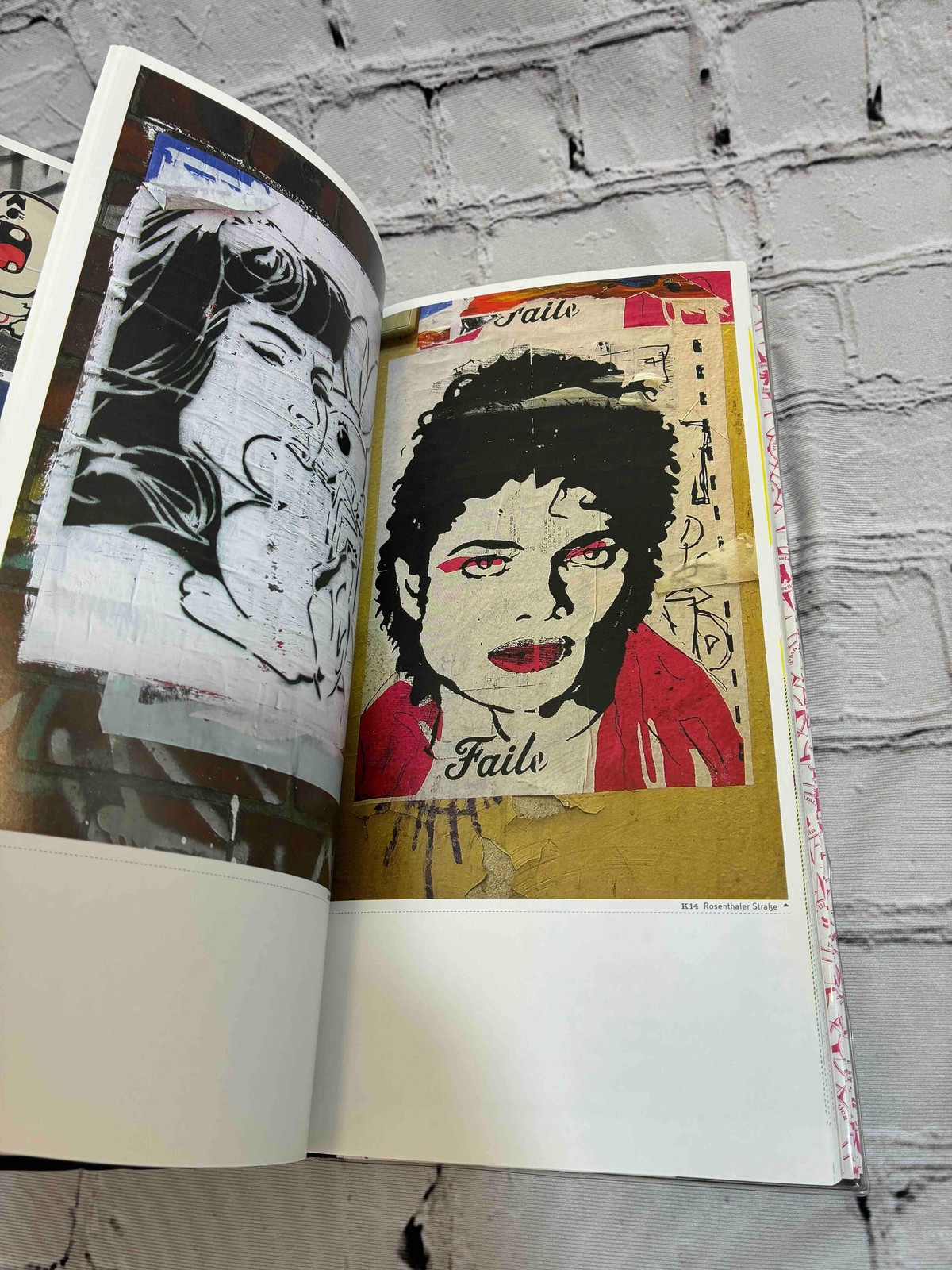 Urban Illustration Berlin: Street Art Cityguide by Benjamin Wolbergs [English an