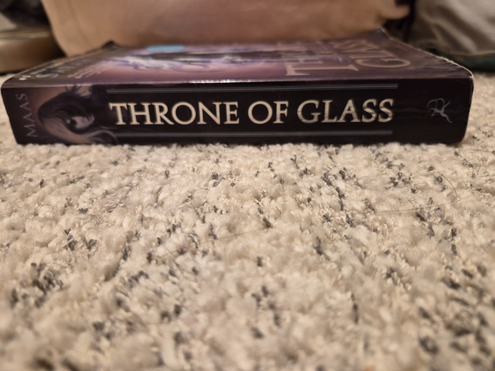Throne of Glass by Sarah J. Maas – Original OOP Cover PAPERBACK – YA Fantasy