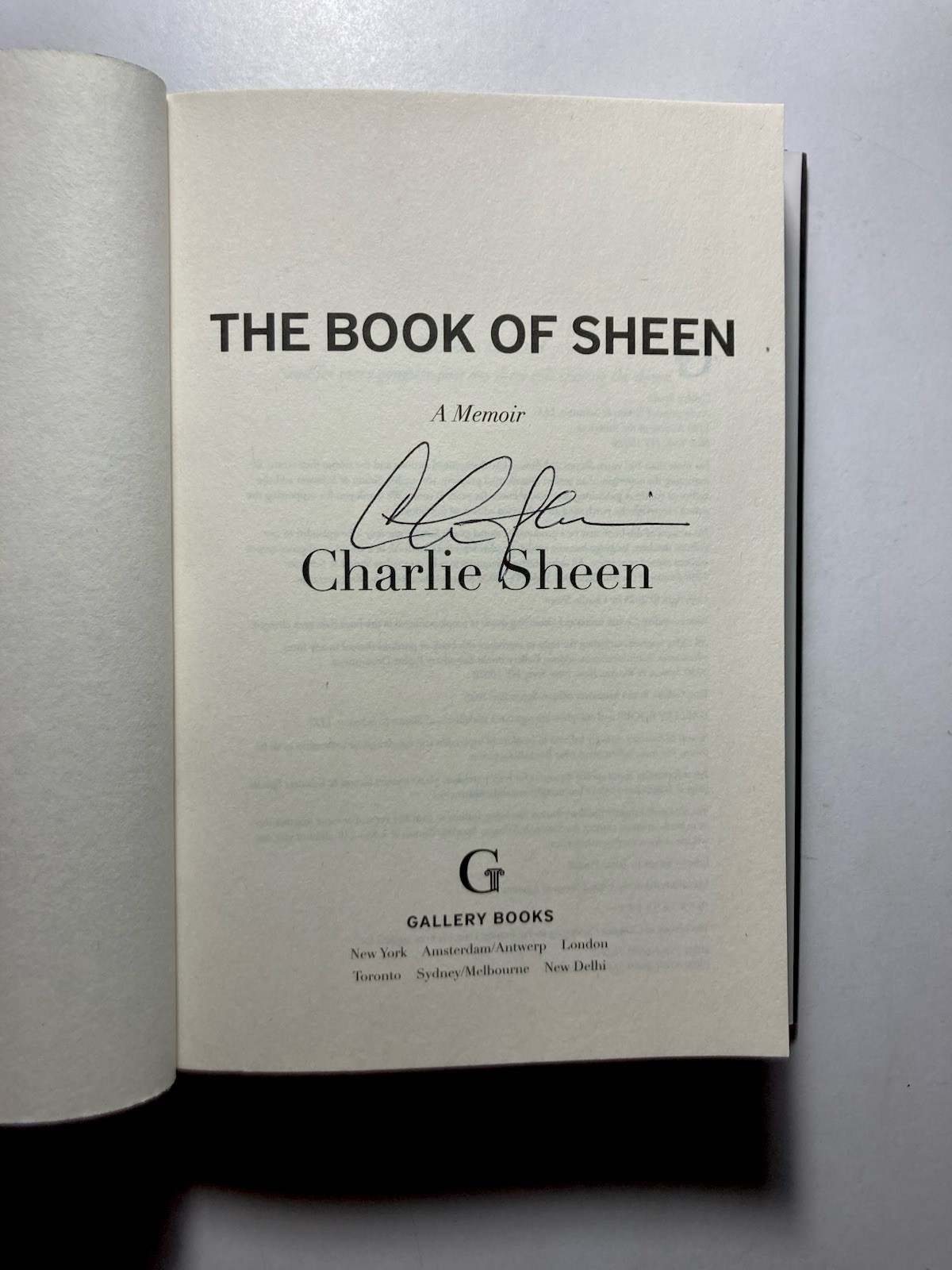 CHARLIE SHEEN “The Book of Sheen : A Memoir” SIGNED Hardcover First Edition 2025