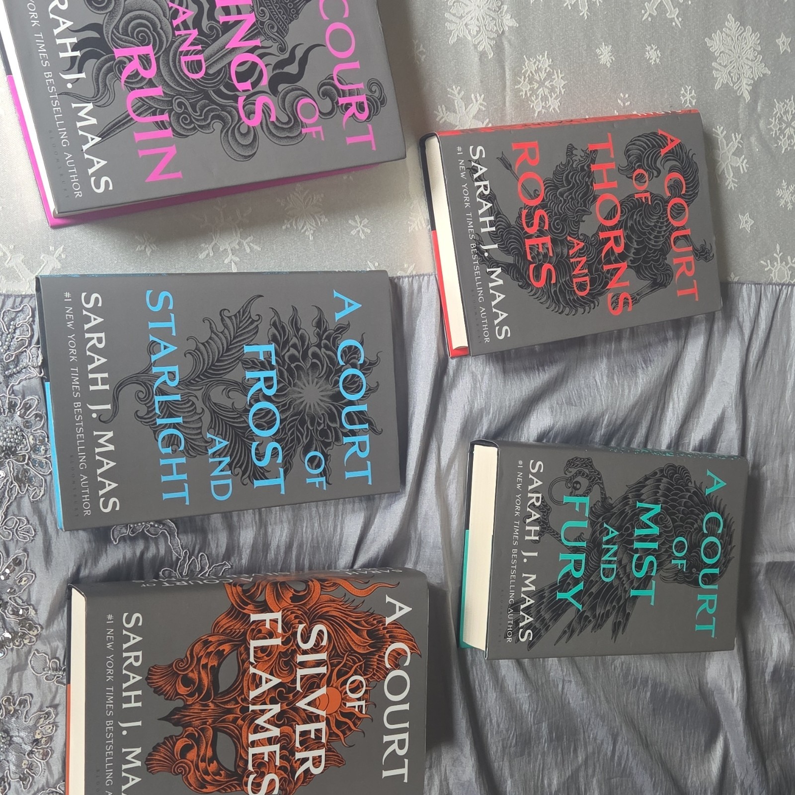 Sarah J. Maas A Court of Thorns and Roses Series Hardcover Box Set 5 Vol 2021