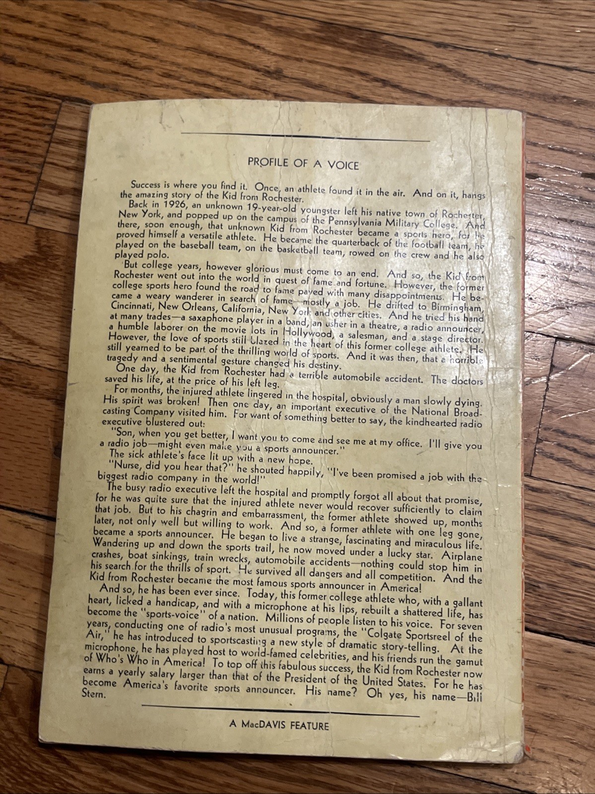 MY FAVORITE SPORTS STORIES, BY BILL STERN, 1946,126 PAGES, 150 TALES