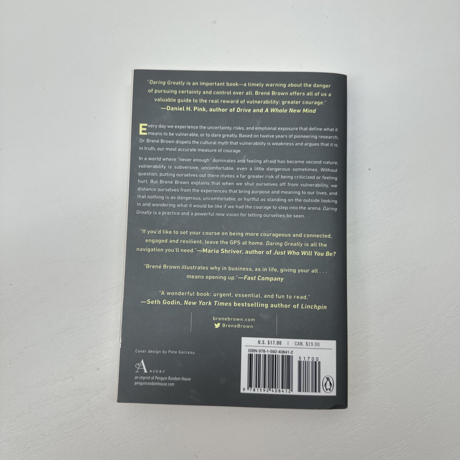 Daring Greatly : How the Courage to Be Vulnerable…by Brene Brown (2015, TPB)