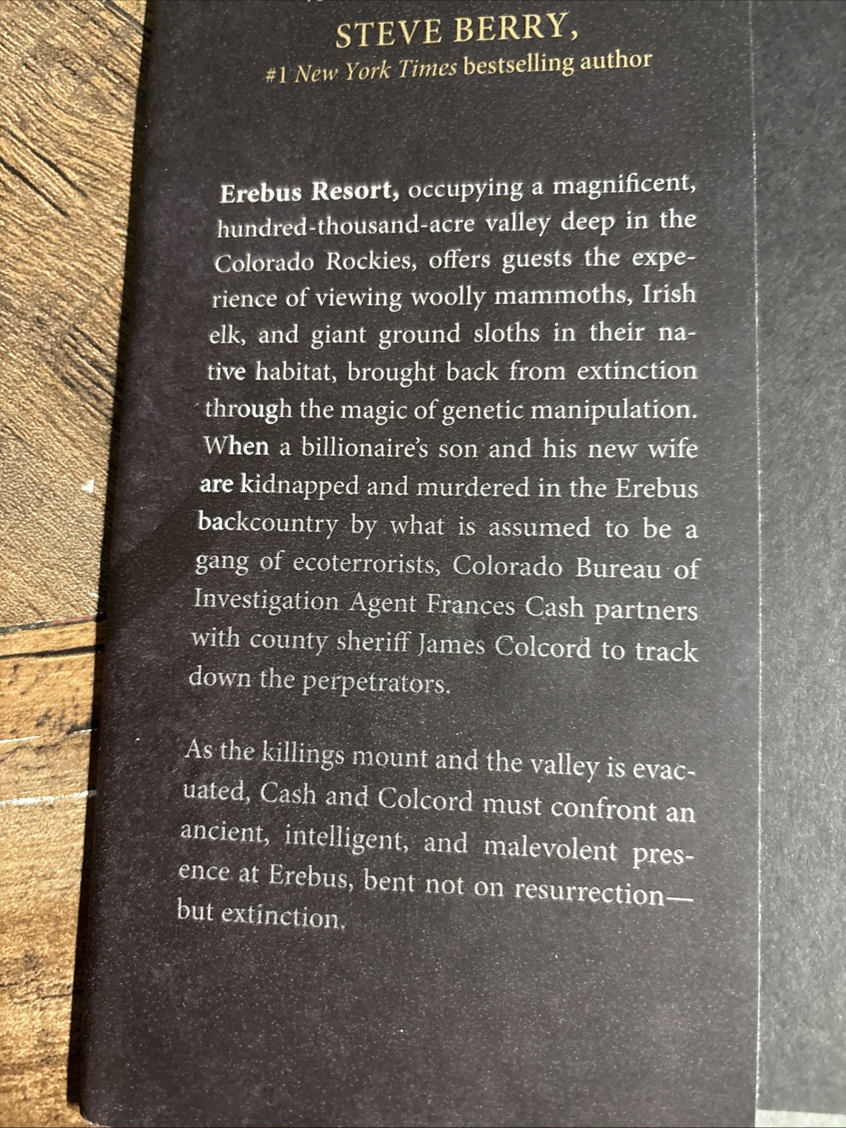 Extinction: A Novel (Cash & Colcord, 1)