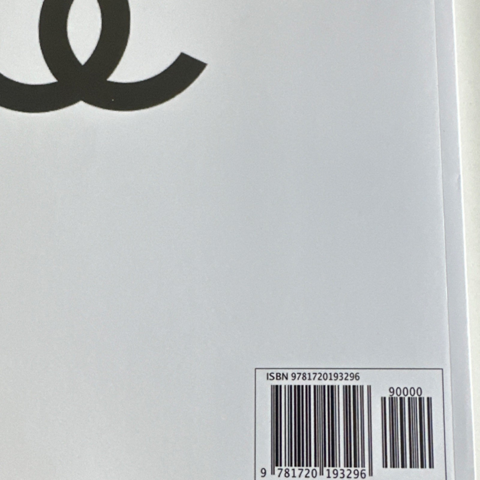 Chanel Notebook Luxury Design English Paperback 2018 11×8.5in