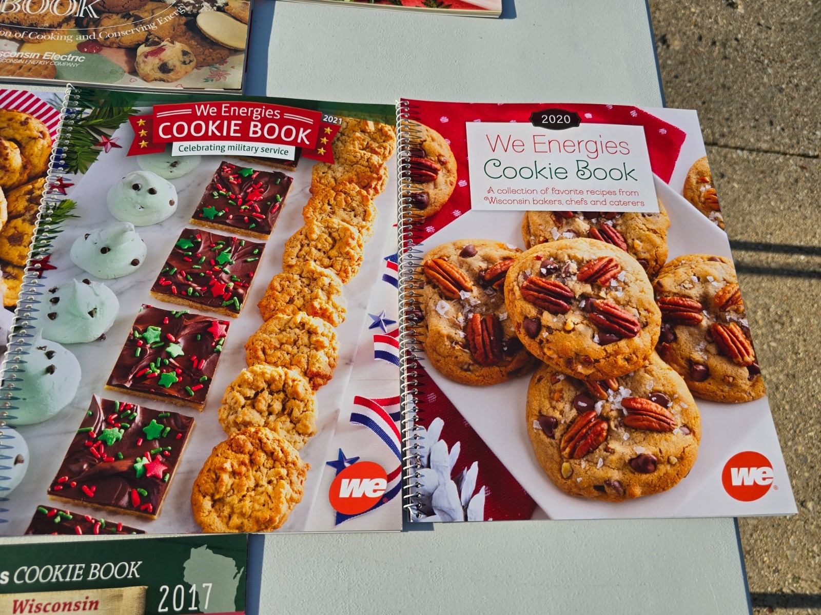 Lot of 11 Wisconsin Electric WE Energies Cookie Book Recipe Cookbooks 2006-2019