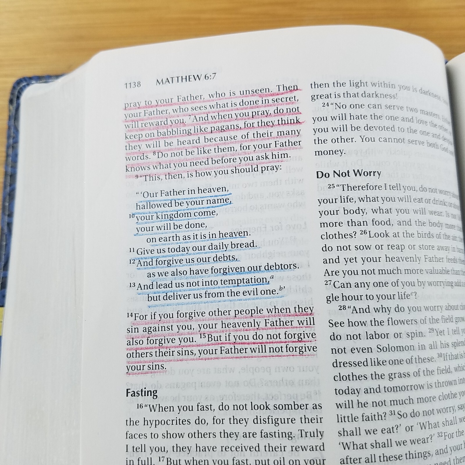 Women’s Devotional Bible by Zondervan Staff (2012, Blue Leather, Special)