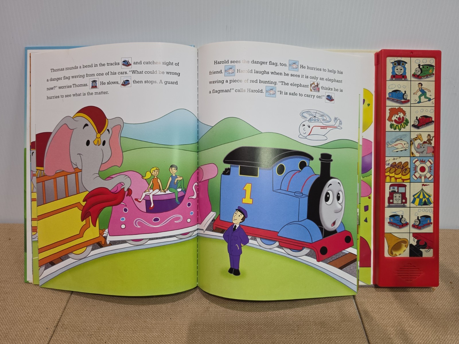 THOMAS THE TANK ENGINE: A NOISY SURPRISE: PLAY-A-SOUND By No Author