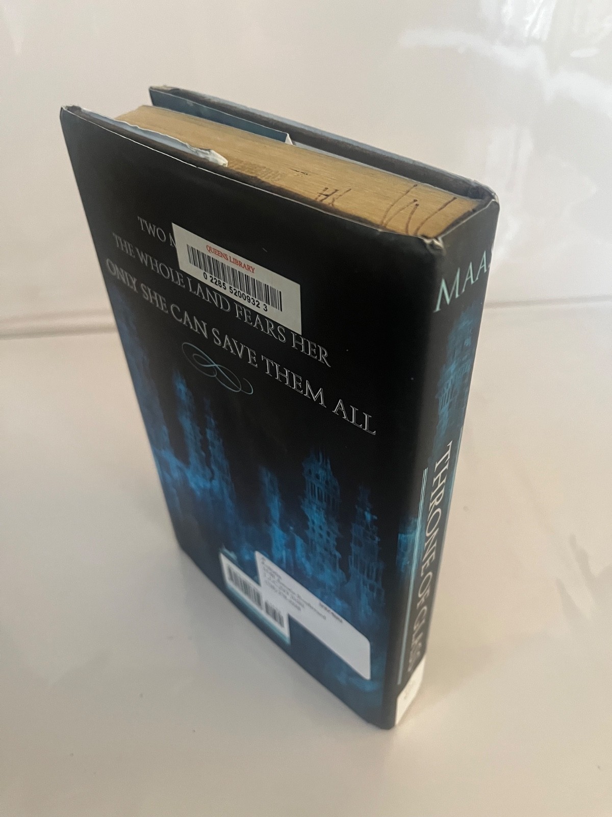 Throne of Glass 1st edition Sarah Maas