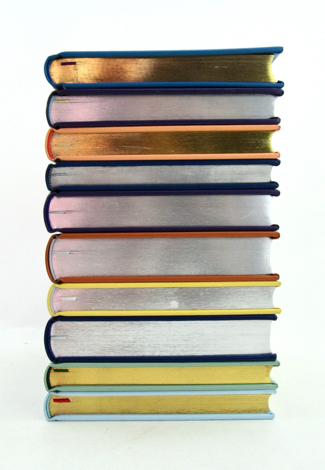 Lot 10 CHILDREN’S CLASSICS Barnes & Noble Aladdin Wind in the Willows HB EXC L1