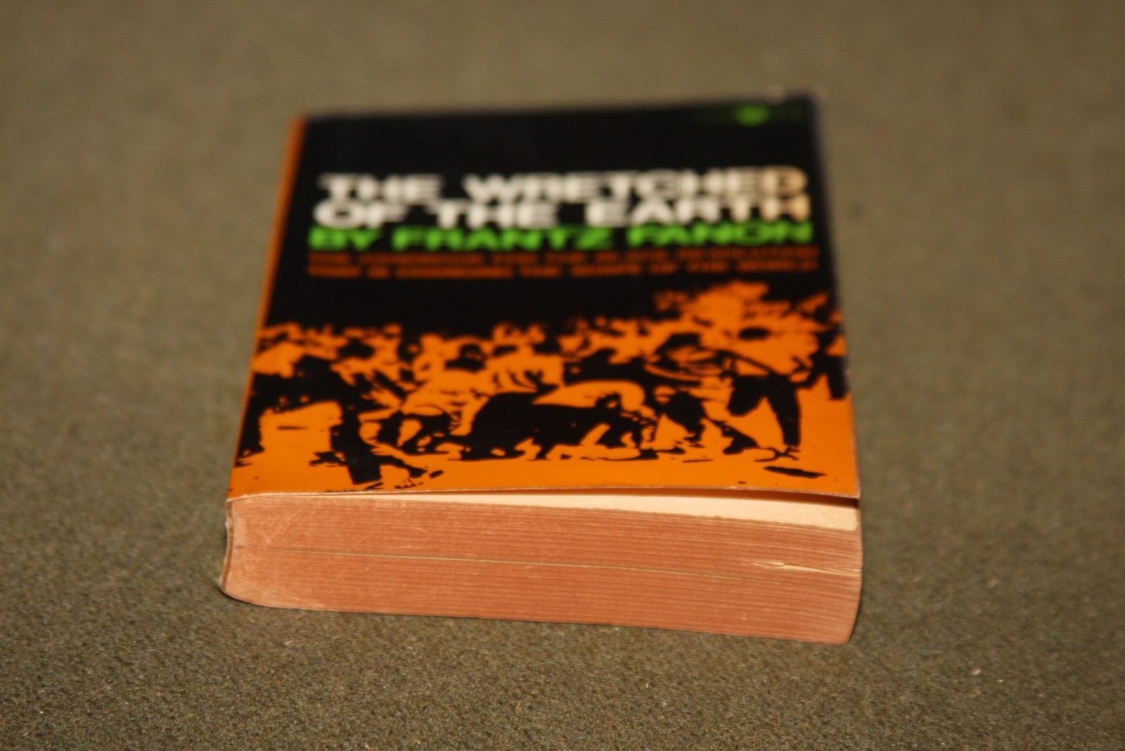 The Wretched of the Earth by Frantz Fanon 1968 PB 1st Print Black Cat Grove