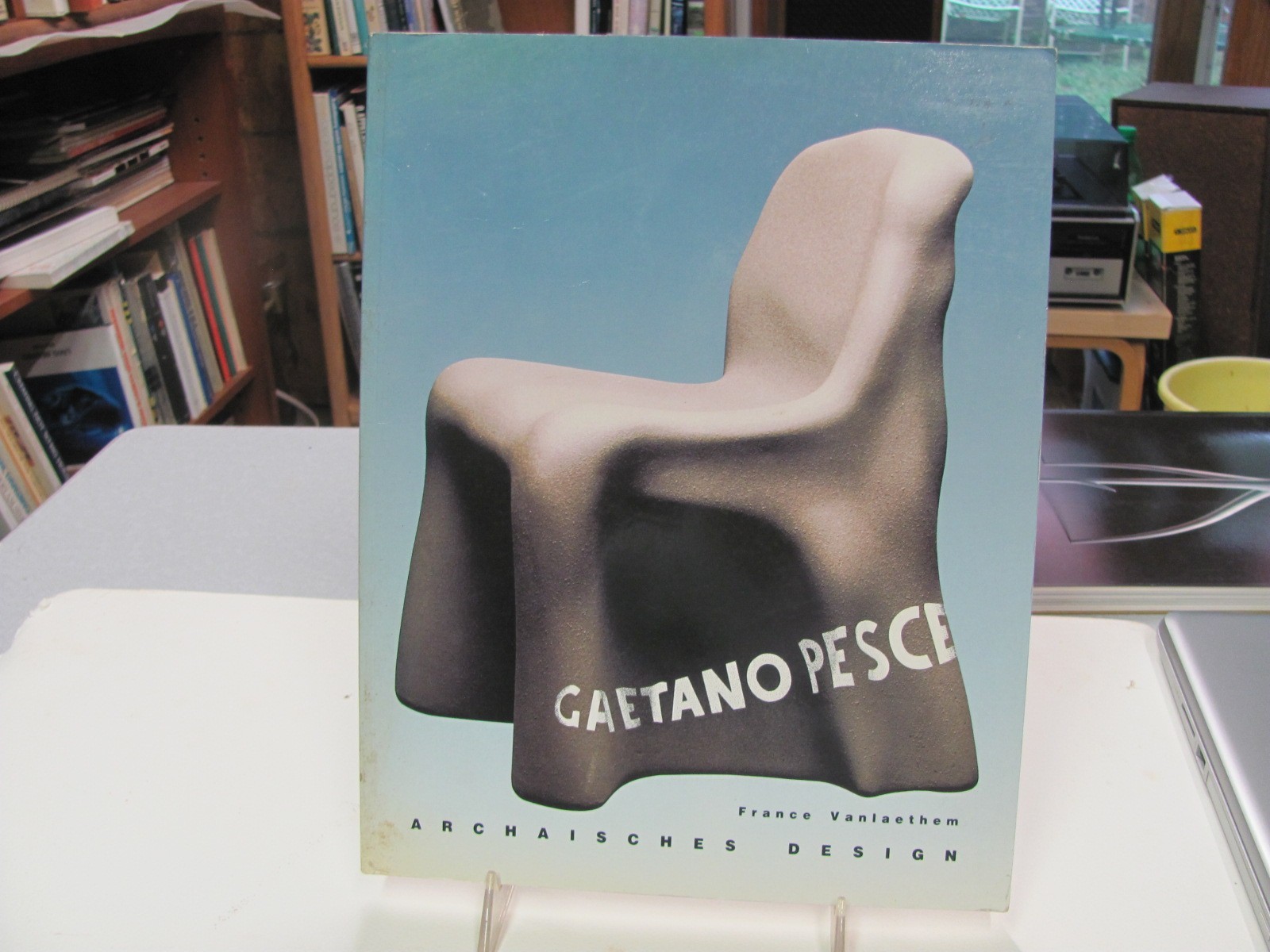 Gaetano Pesce : Architecture, Design and Art Vanlaethem 126 pages PB 1989