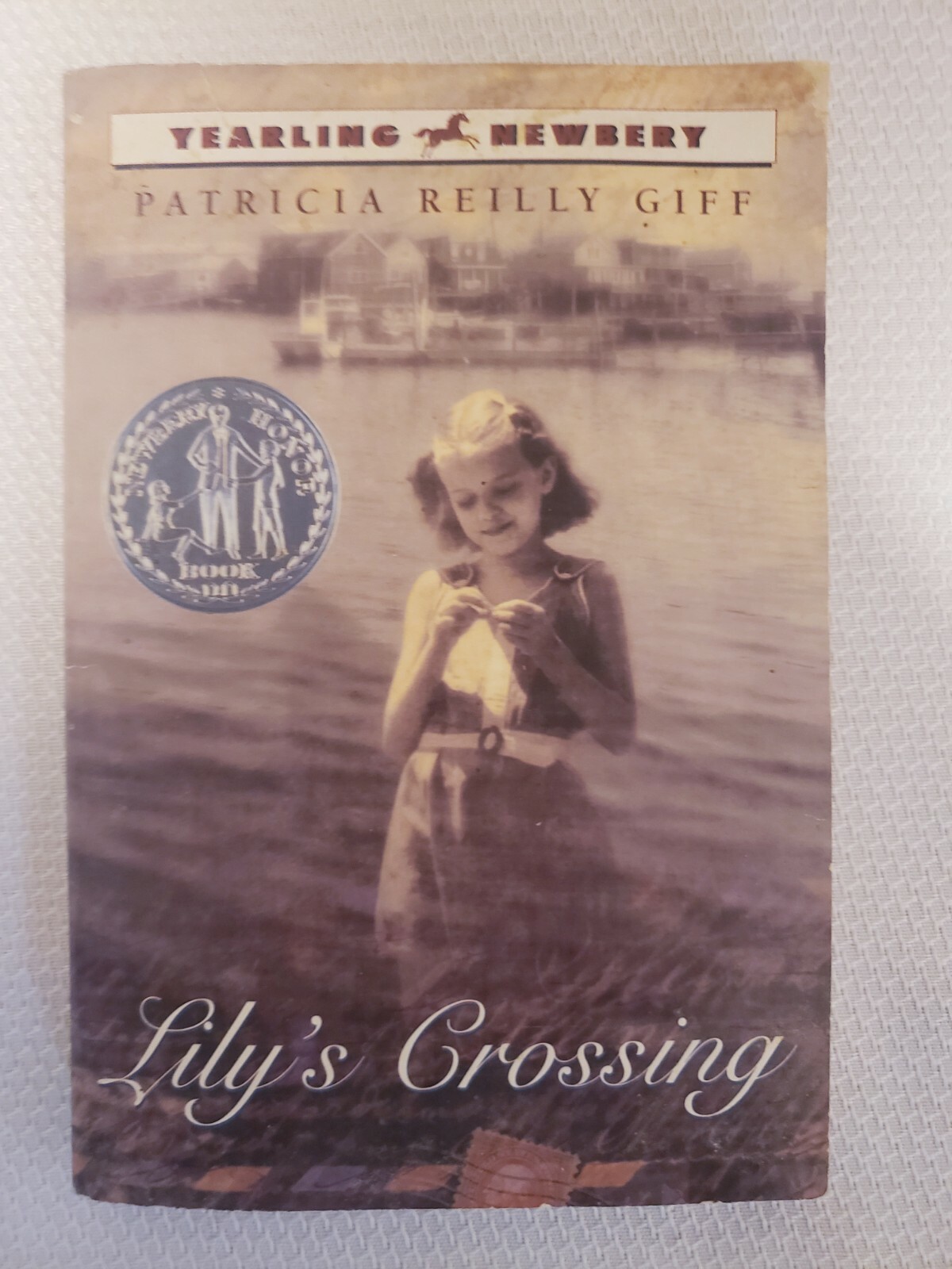 Lily’s crossing. By patricia reilly giff. Id 434 weighs 5oz.