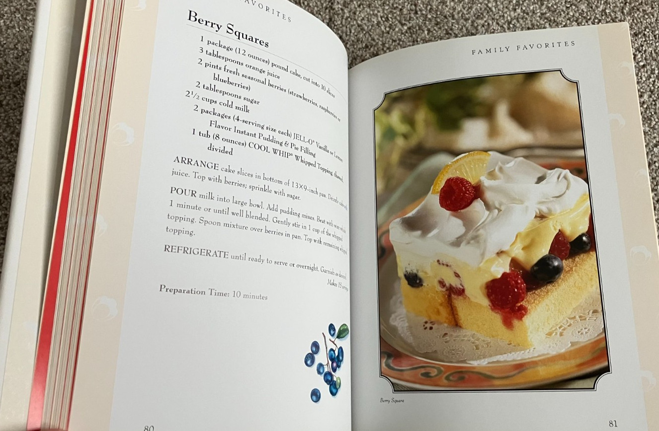 JELL-O Classic Recipes Cookbook Hardcover 2002 ~ 126 Pages with Illustrations