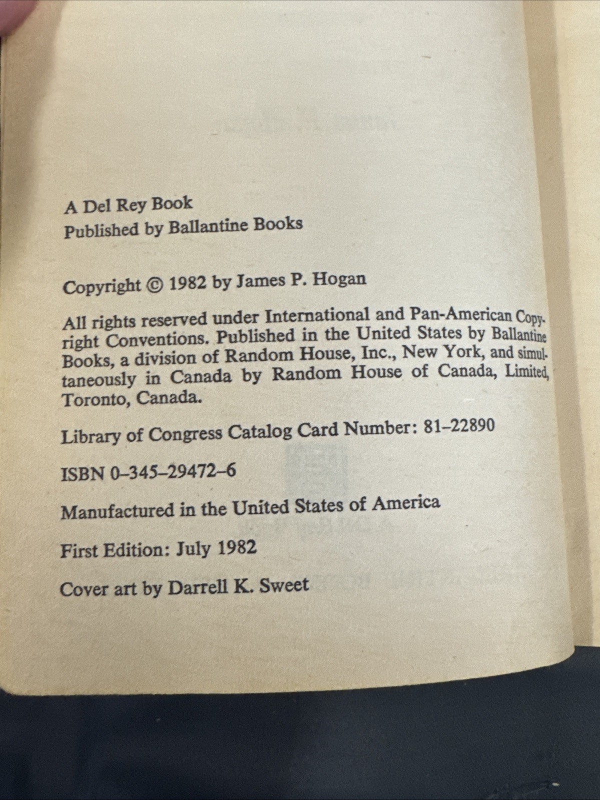 James P. Hogan – 3-in-1 The Giants Novels (1994) – Voyage From Yesteryear (1982)