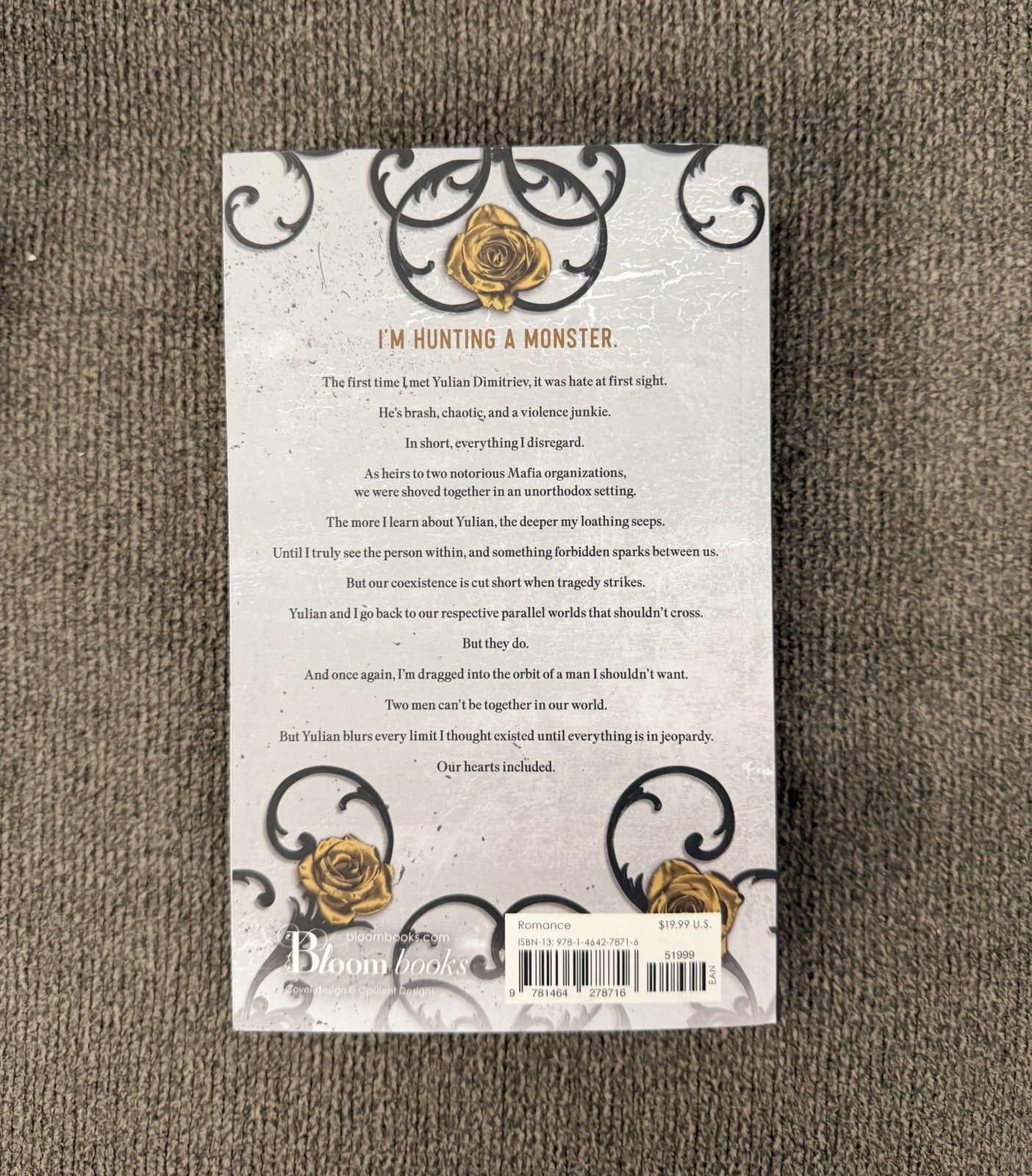 Hunt the Villain (Walmart Exclusive Edition) By Rina Kent – IN HAND