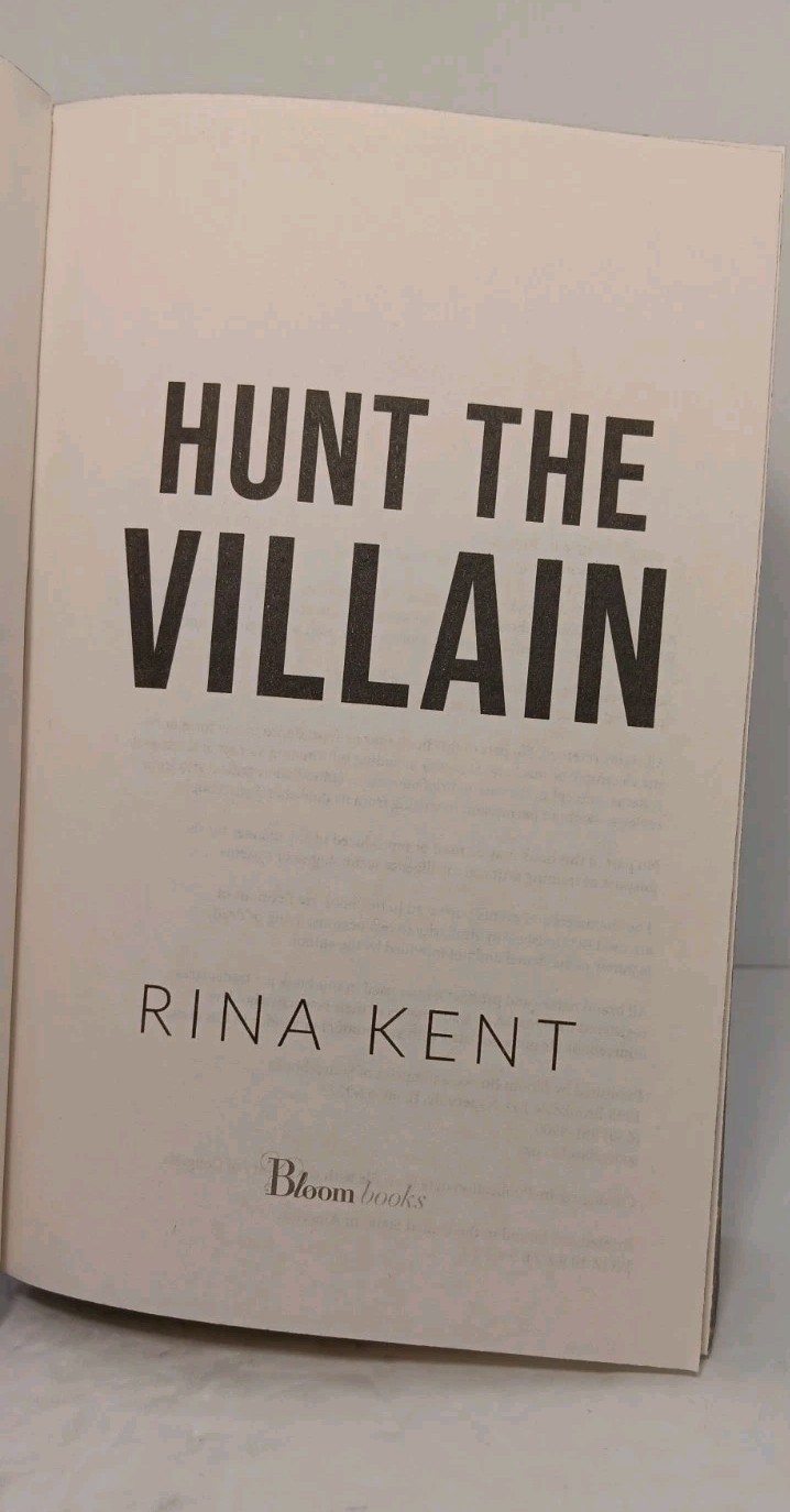 Rina Kent – Hunt The Villain, Walmart Edition, Sprayed Edges, Paperback