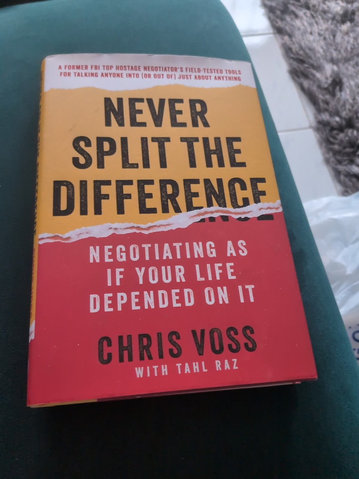 Never Split the Difference Negotiating As If Your Life CHRIS VOSS Hardvack HC