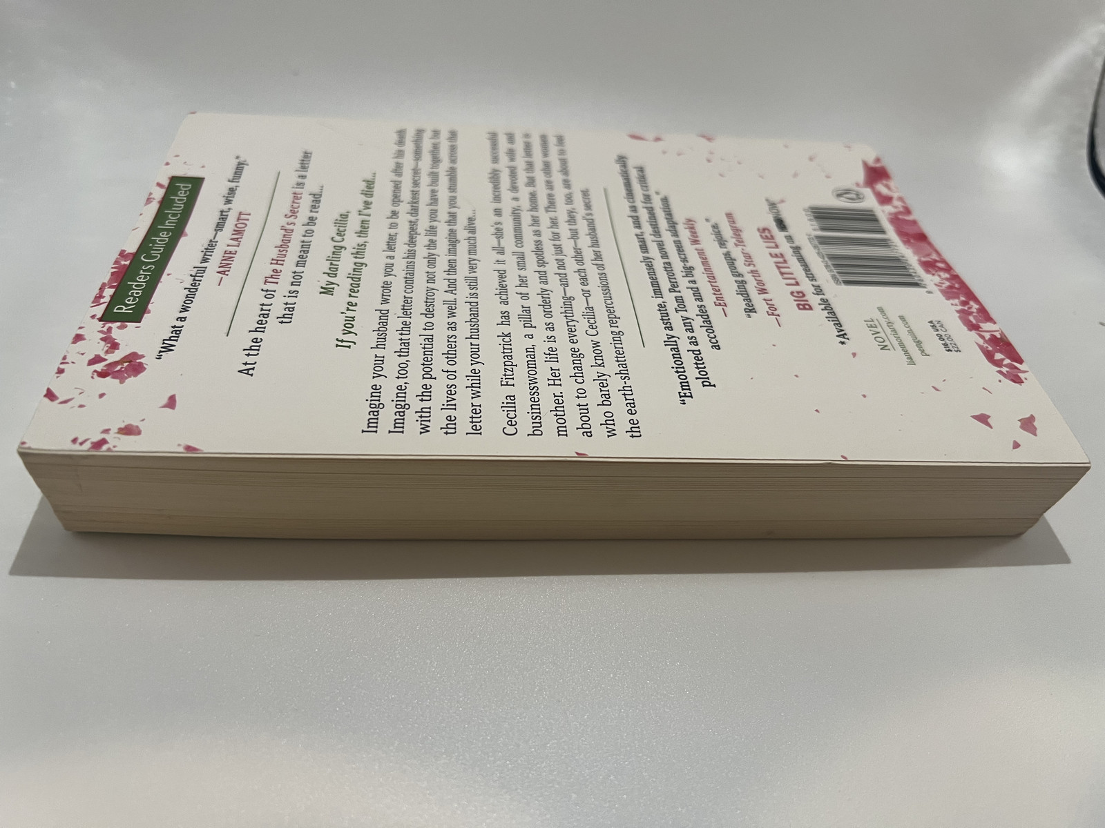 Husband’s Secret by Liane Moriarty (2015, Trade Paperback)