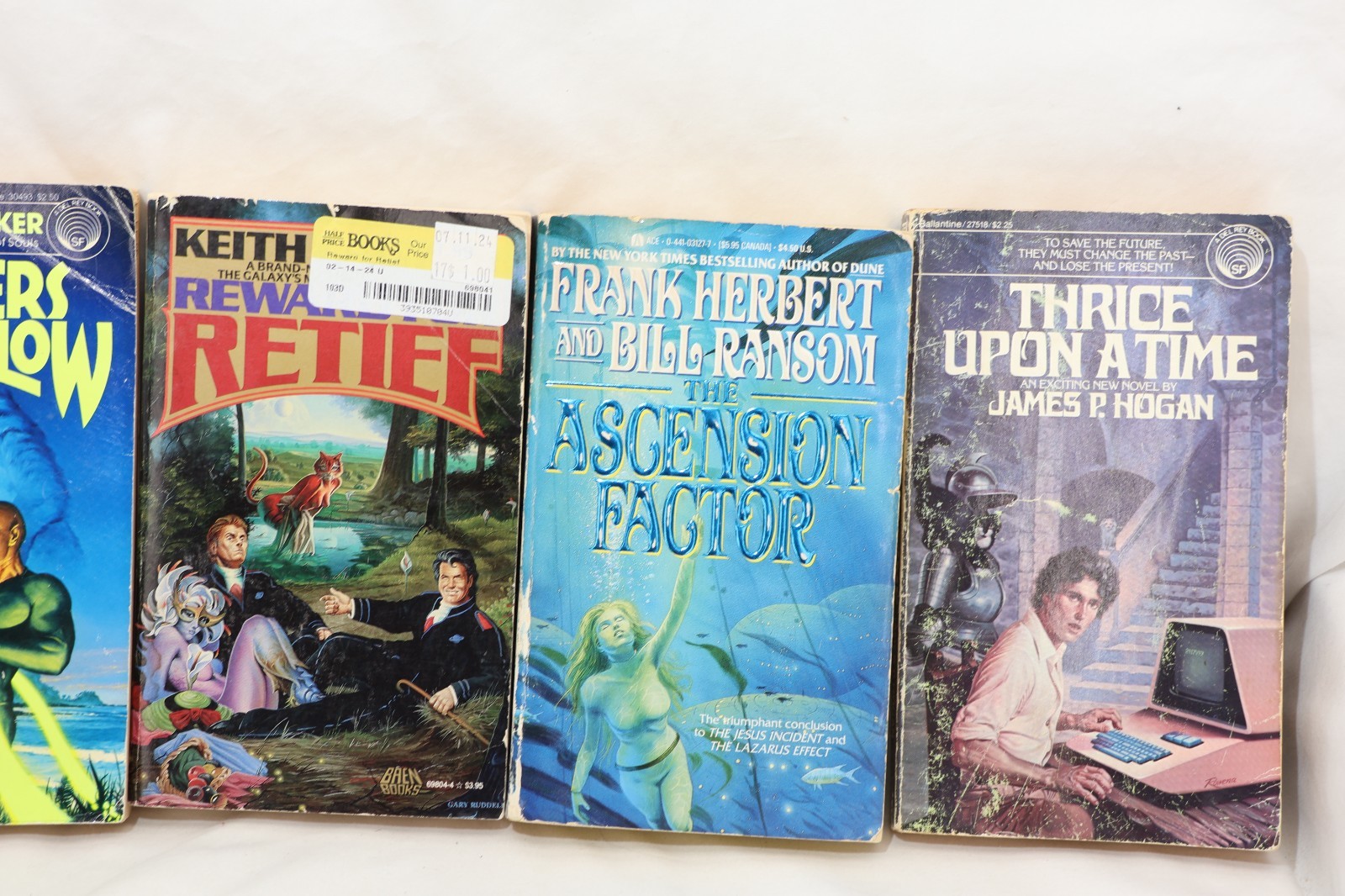 Lot of 20 Science Fiction Books, Paperback, No Duplicates, B670
