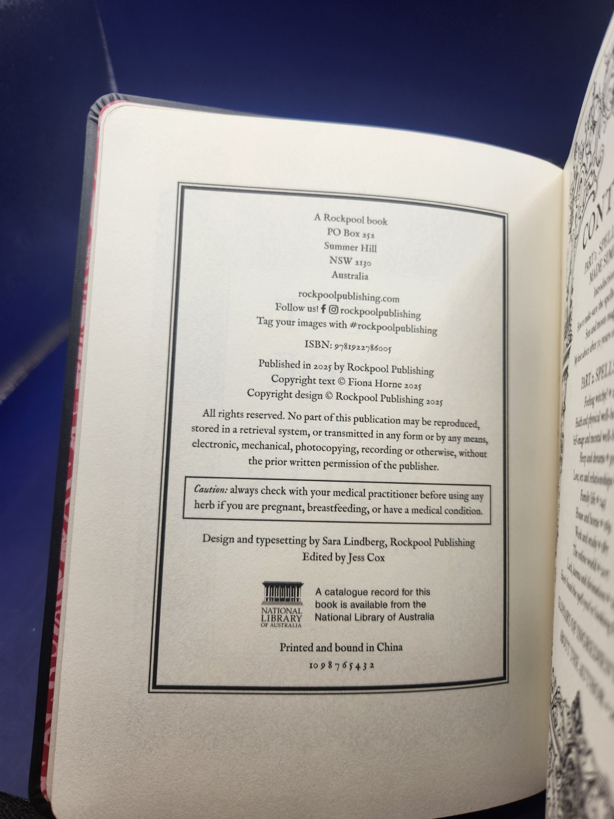 New LOST BOOK of SPELLS by Fiona Horne Hardcover Book Gold Red Page Witchcraft