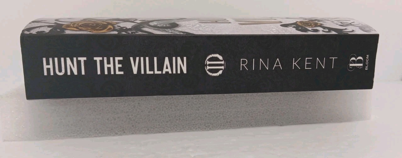 Rina Kent – Hunt The Villain, Walmart Edition, Sprayed Edges, Paperback
