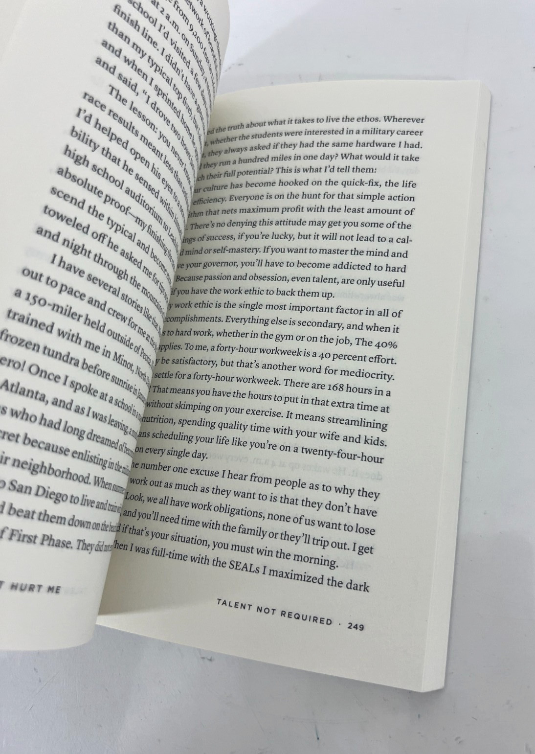 Can’t Hurt Me: Master Your Mind and Defy the Odds | Clean Edition by D. Goggins