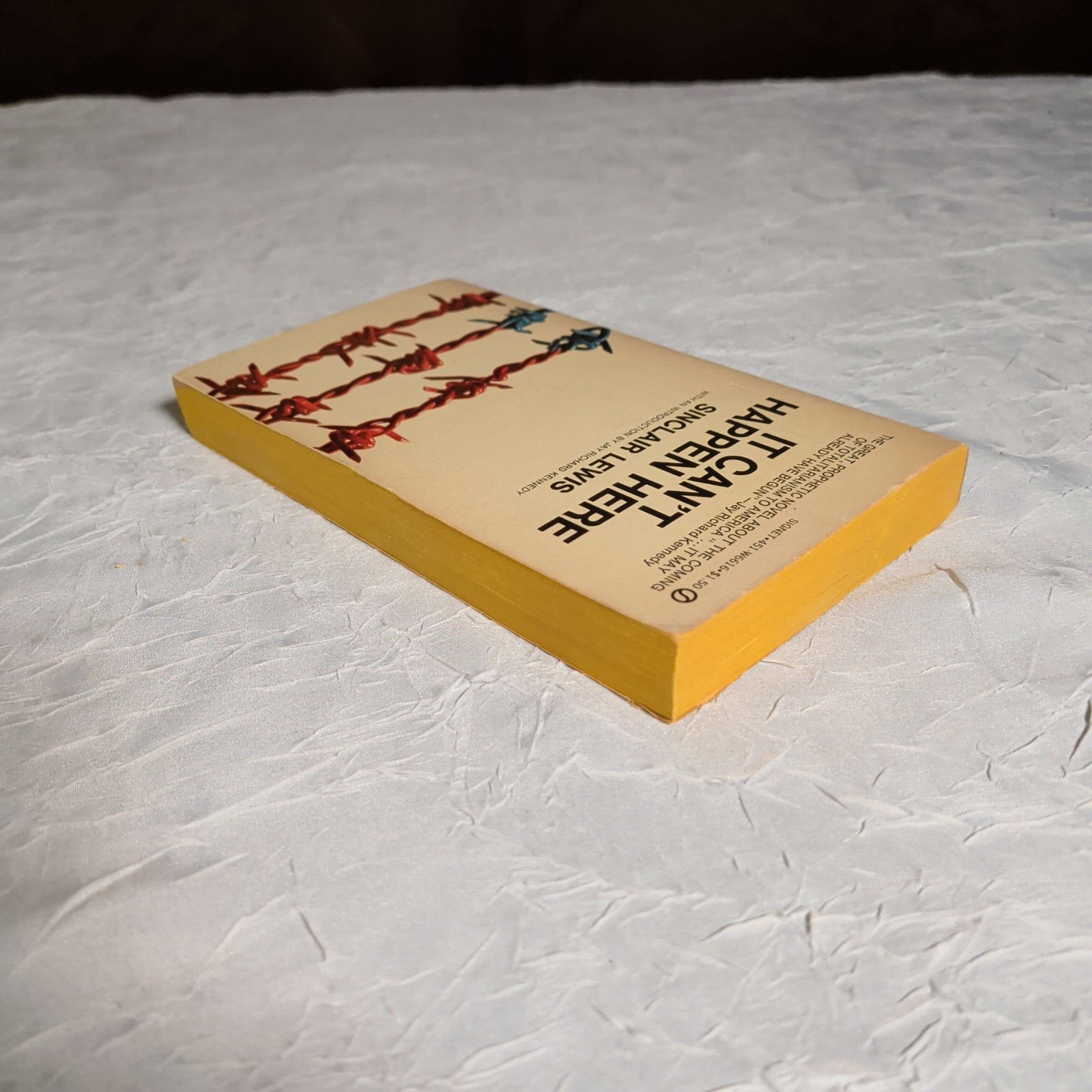 It Can’t Happen Here, by Sinclair Lewis Signet 1st PAPERBACK Printing 1970