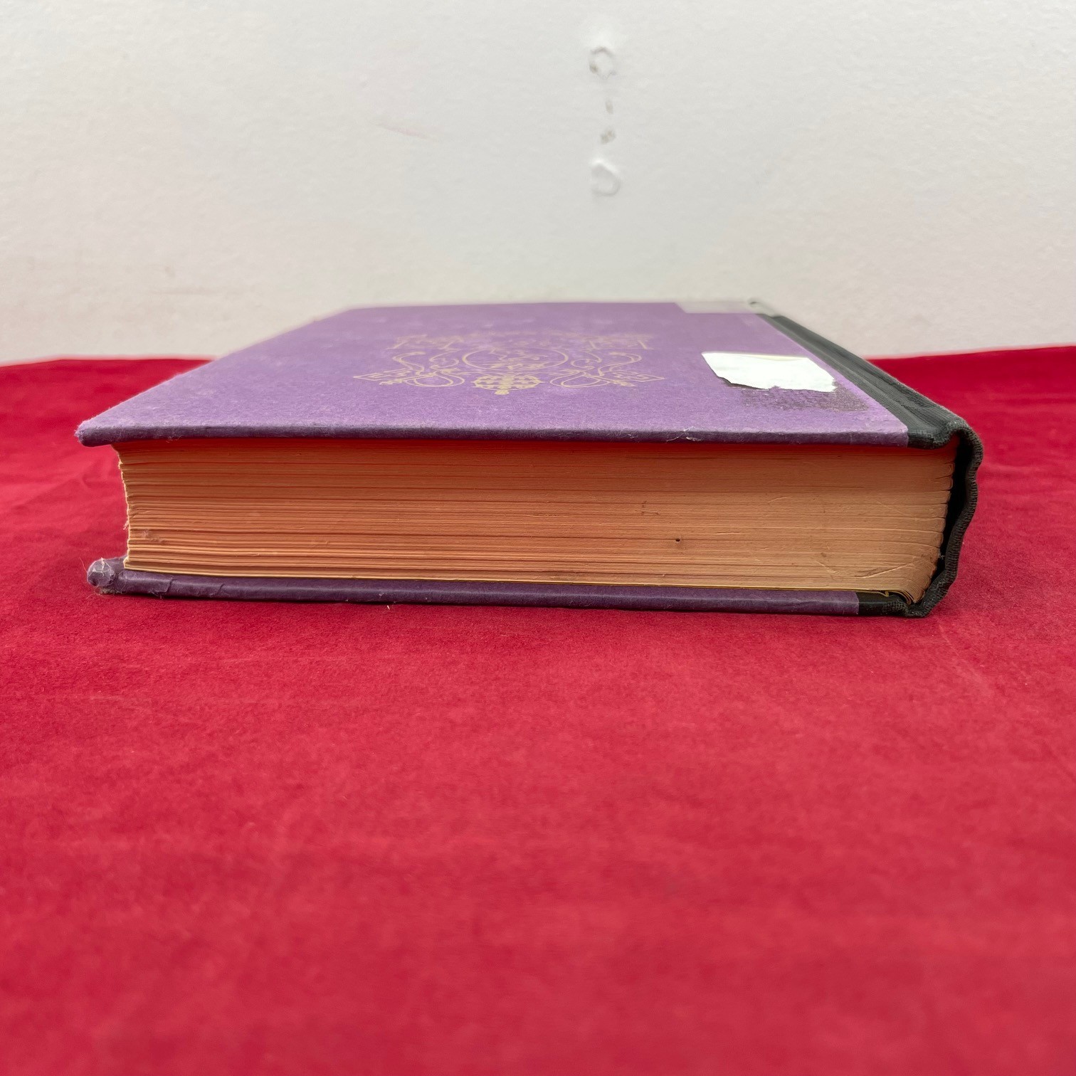 Vintage 1963 The Shoes Of The Fisherman Morris West Hardcover Book – Discard