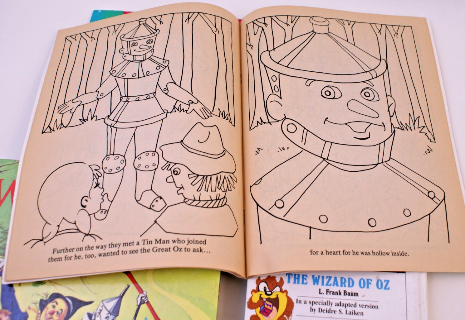5 WIZARD OF OZ BOOKS & VHS – VINTAGE ORIGINALS