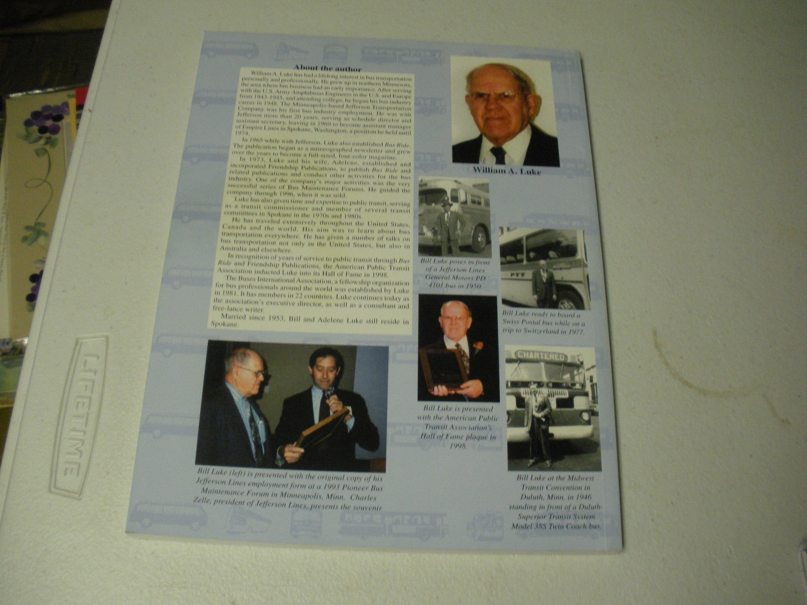Bus Industry Chronicle U.S. & Canadian Experiences 2000 Paperback book 126 pages