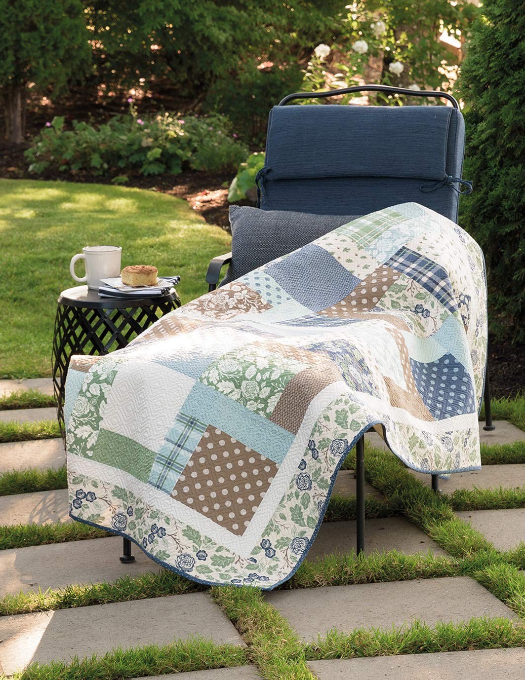 1 PCS Labor Of Love Scrappy Quilts At The Heart Of Home Book Sewing Patterns