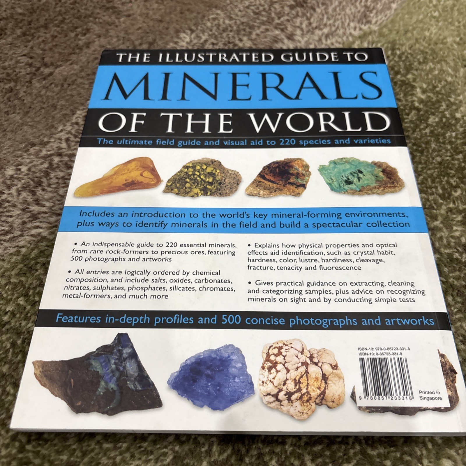 Illustrated Guide to Minerals of the World by John Farndon (Paperback)