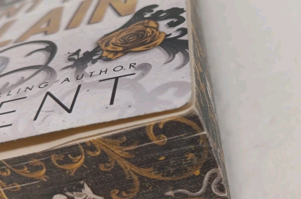 Rina Kent – Hunt The Villain, Walmart Edition, Sprayed Edges, Paperback
