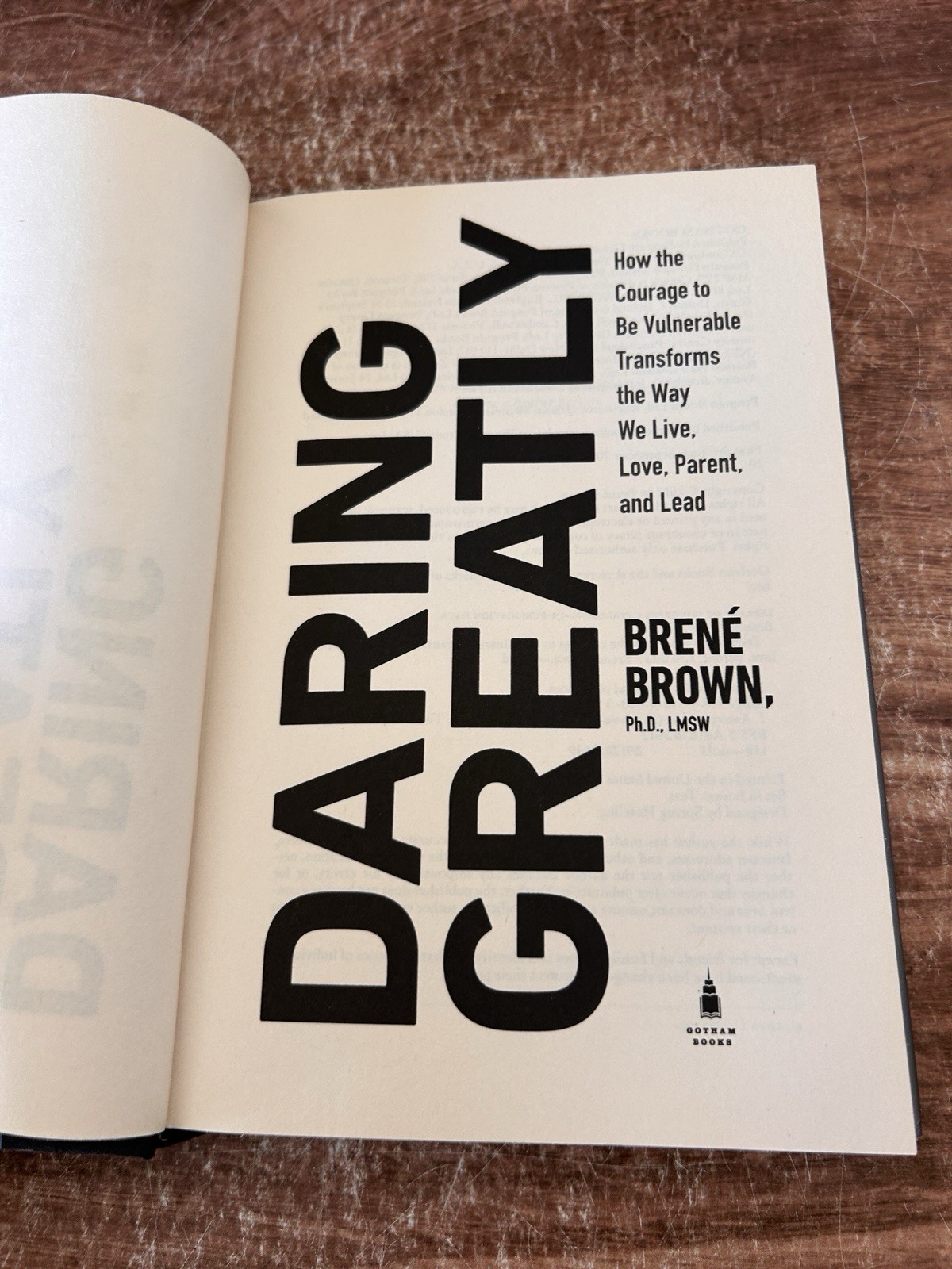 Daring Greatly How the Courage to Be Vulnerable Transforms Brene Brown Hardcover