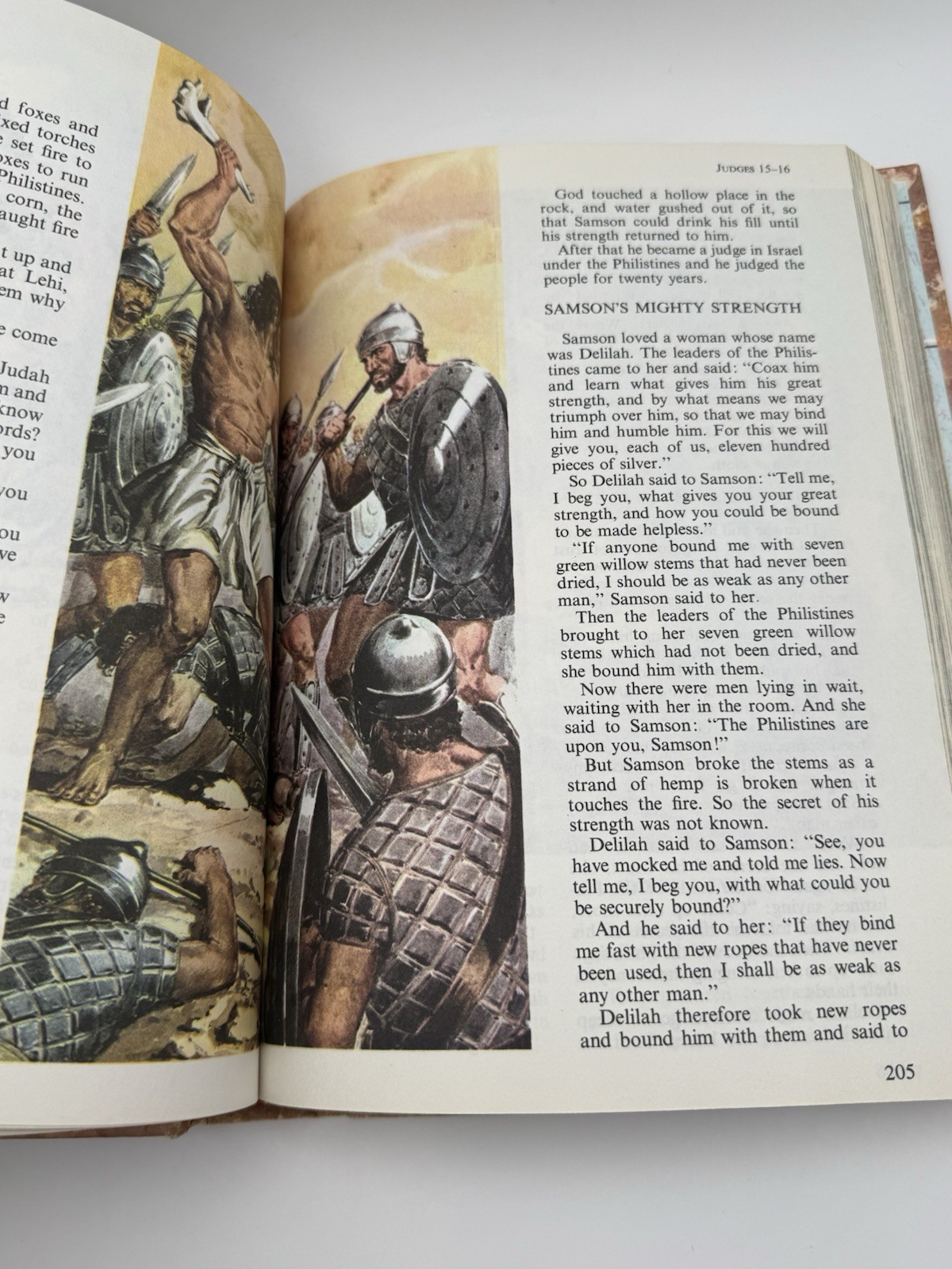 The Children’s Bible Hardcover Illustrated Golden Press 1965 Ages 4-8 OT/NT