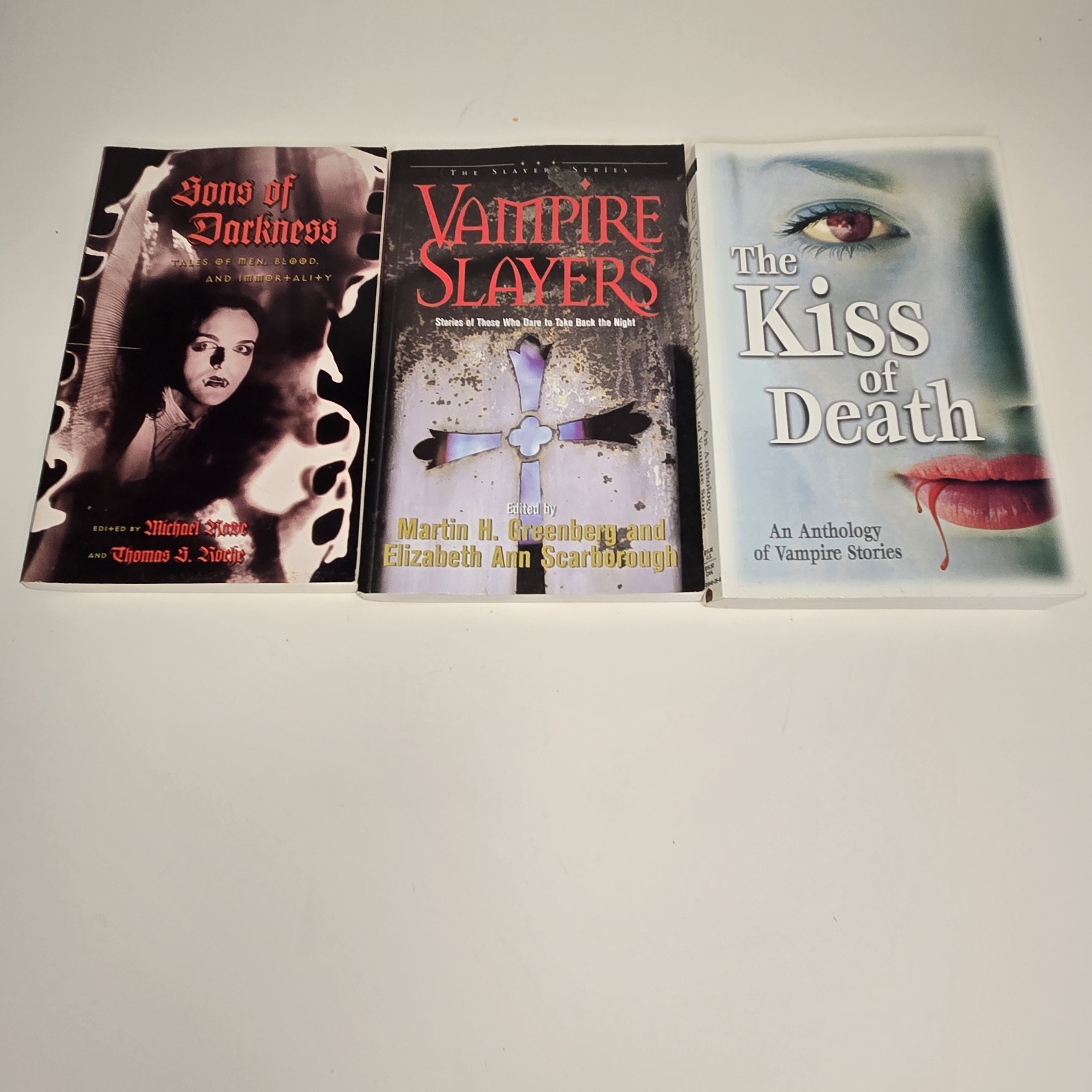 Lot Of 3 Vampire Anthology VTG PB Kiss Of Death/Vampire Slayers/Sons Of Darkness