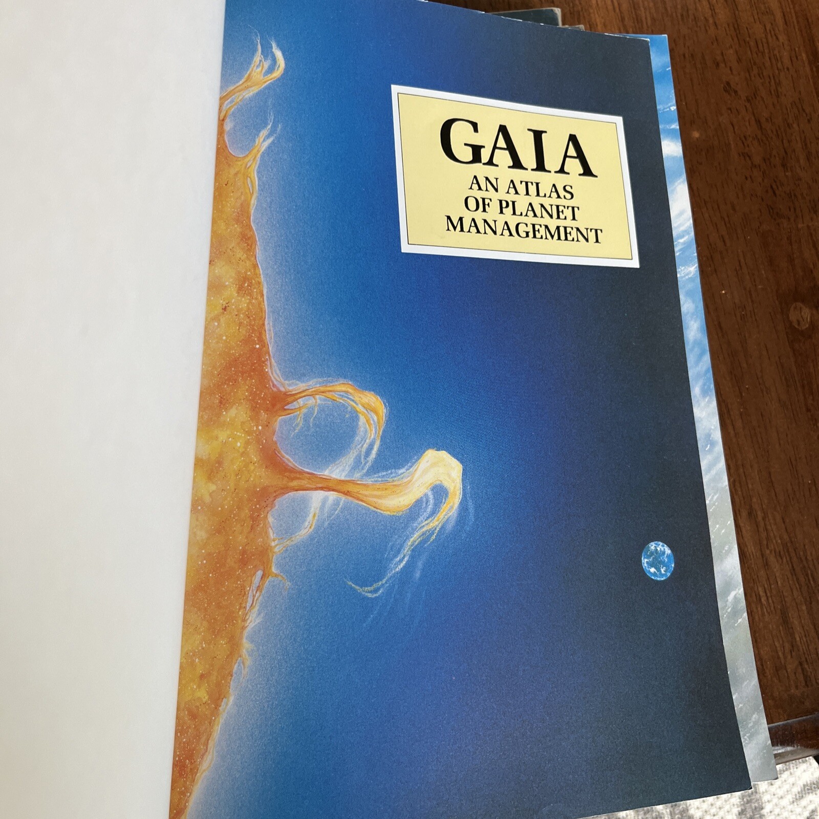 Gaia : An Atlas of Planet Management by Norman Myers, 272 pages, 1993 nearly new