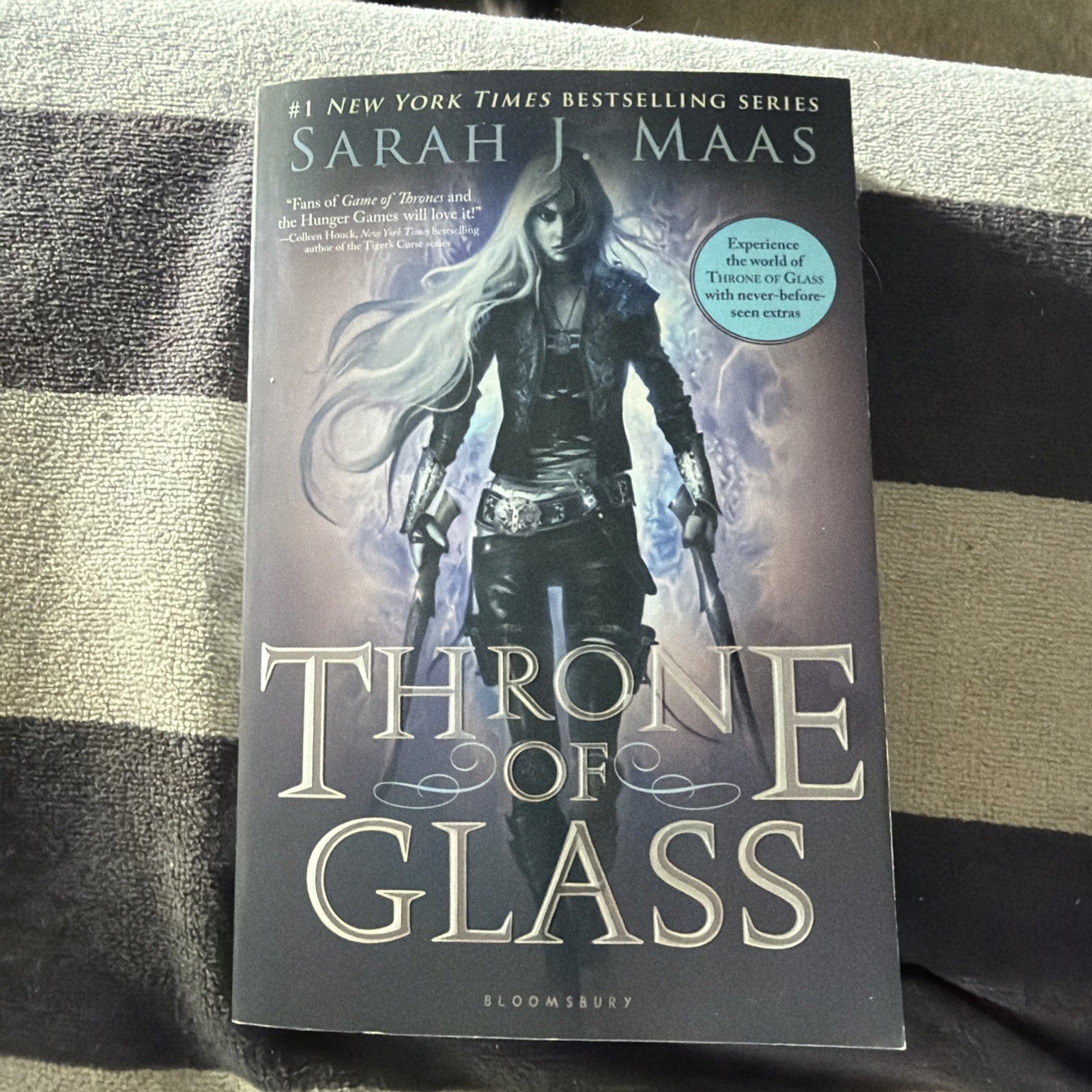 Throne of Glass by Sarah J. Maas, LIKE NEW! (Paperback, NYT Best Seller)