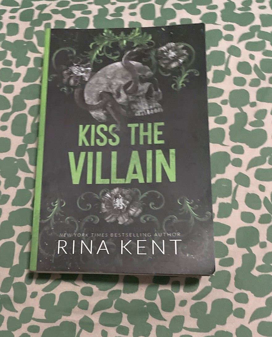 Kiss the Villain Rina Kent NYT Bestseller Dark Romance BookTok 9781685451134