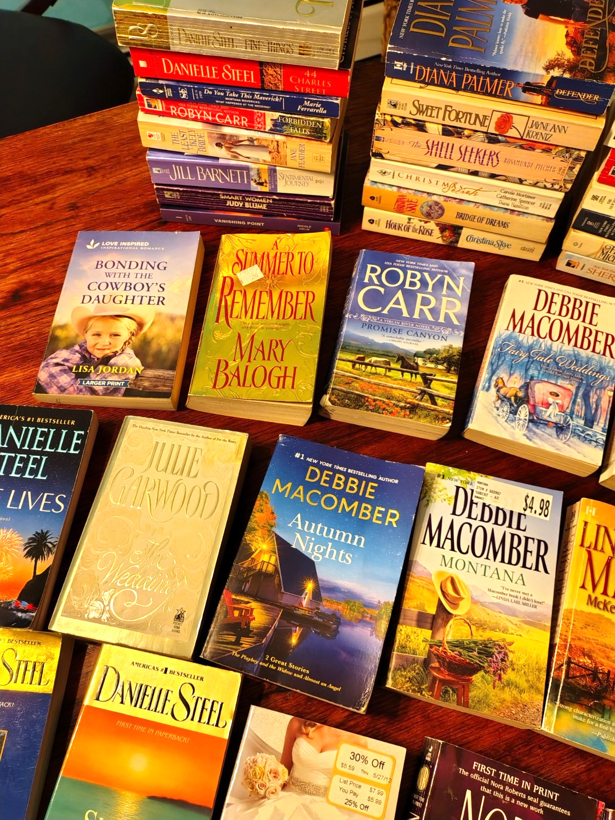 Lot of 10 Modern/Classic Popular Best Seller Romance Novel Paperback RANDOM PICK