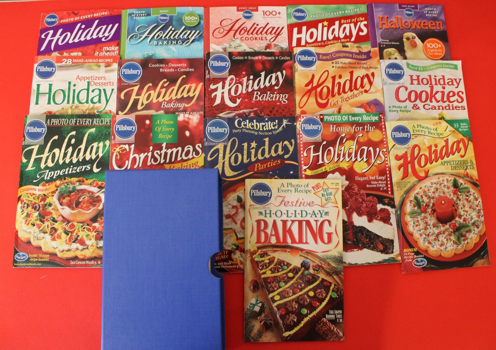 Pillsbury Cookbook Booklets AND a Hard to Find Slip Cover – Holiday Cooking