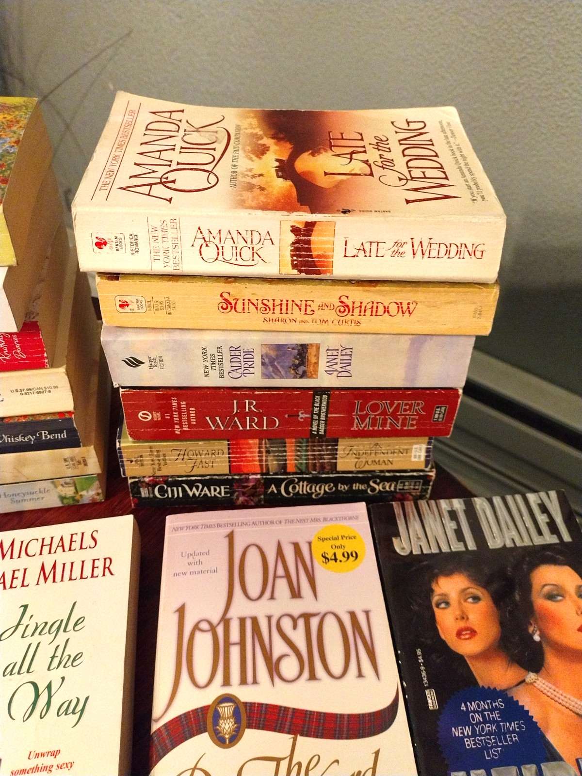 Lot of 10 Modern/Classic Popular Best Seller Romance Novel Paperback RANDOM PICK
