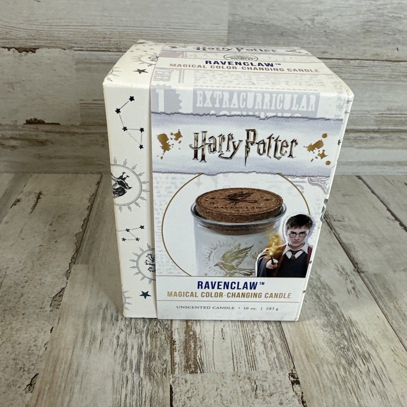 Harry Potter: Magical Colour-changing Ravenclaw Candle (10 Oz) by Insight Editi