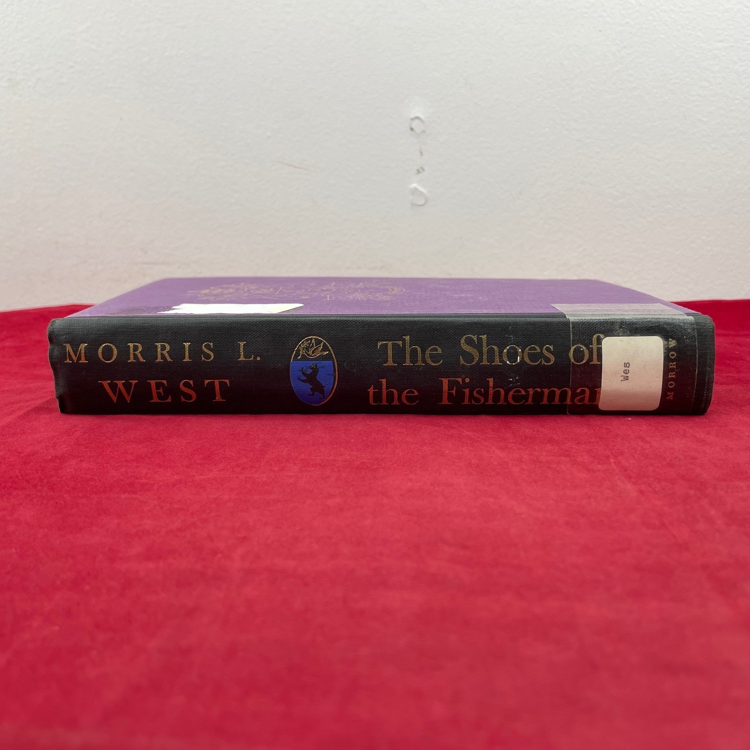 Vintage 1963 The Shoes Of The Fisherman Morris West Hardcover Book – Discard