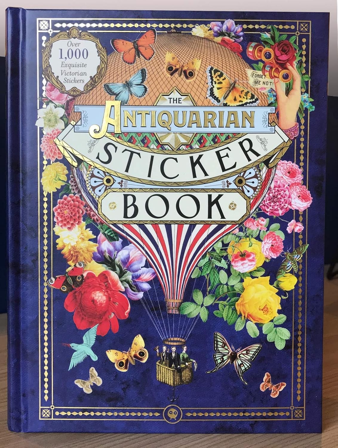 The Antiquarian Sticker Book: Over 1,000 Exquisite Victorian Stickers