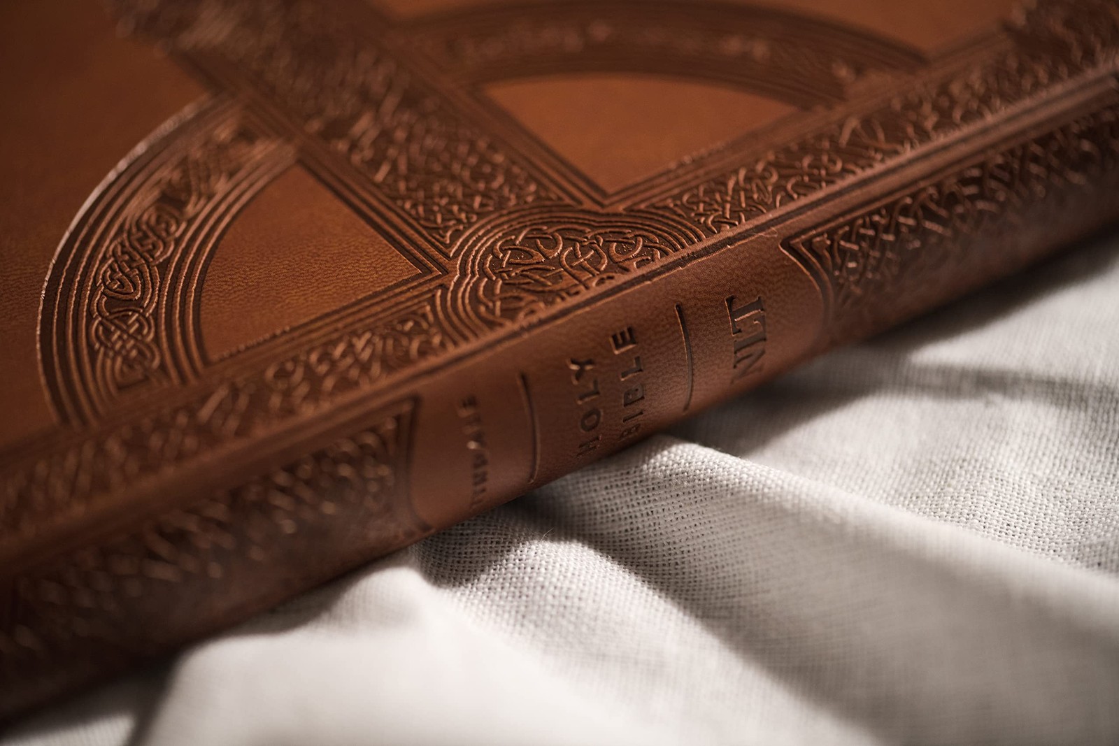 NLT Large Print Thinline Bible Leather-Like Filament Enabled Black 1 Pcs
